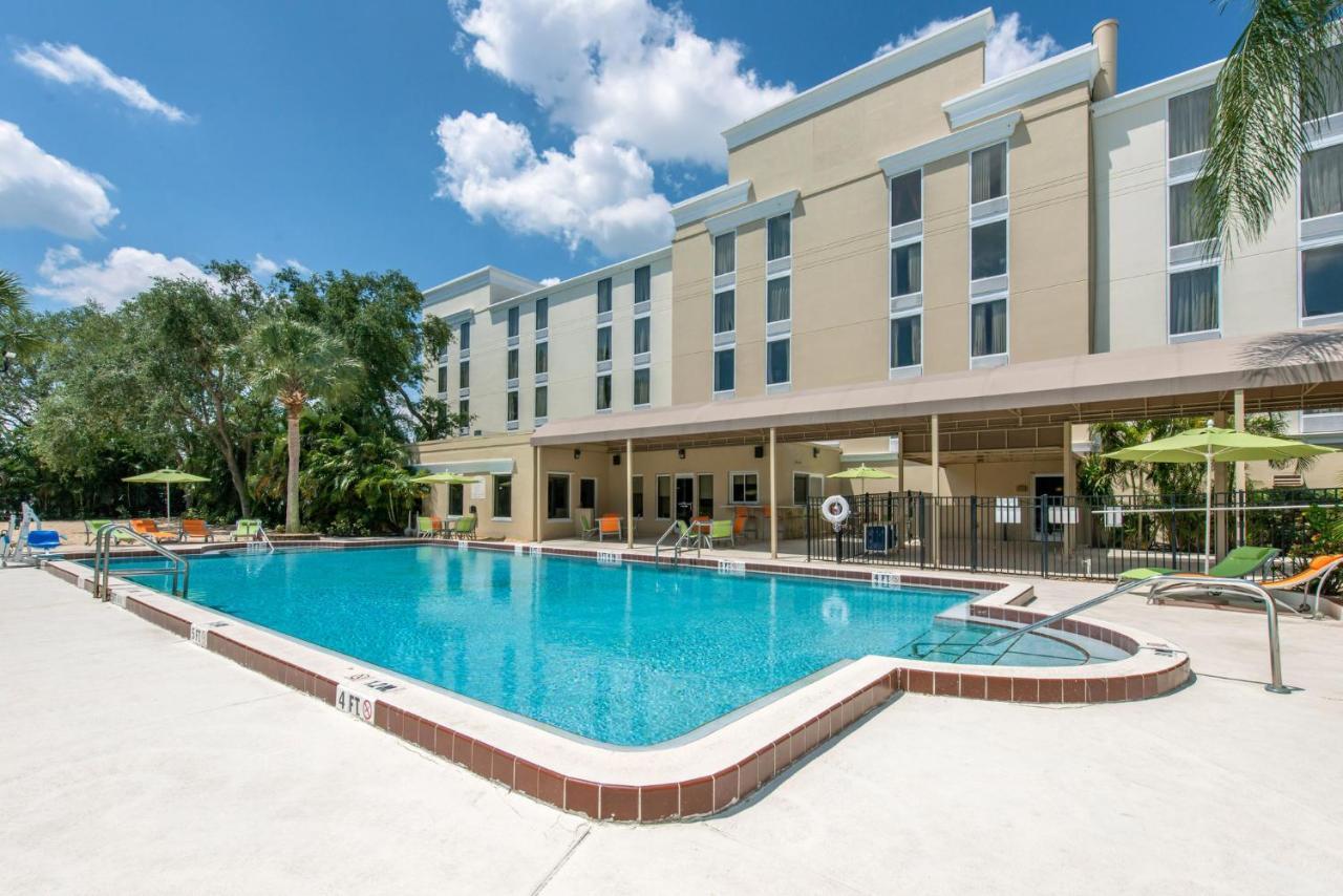 Holiday Inn Melbourne-Viera Conference Ctr By Ihg Bagian luar foto